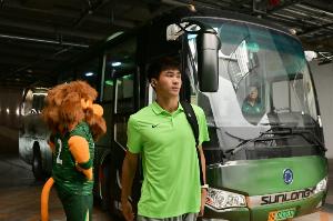 記者：吳少聰發(fā)燒，今日國安賽前發(fā)布會球員調整為張玉寧