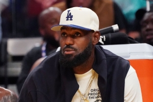 危險了！5連客后詹姆斯最多再缺席3場 否則無法參與獎項評選