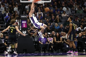 頂?shù)貌诲e(cuò)！尤班克斯首發(fā)32分鐘 6中5貢獻(xiàn)12分6板1斷2帽