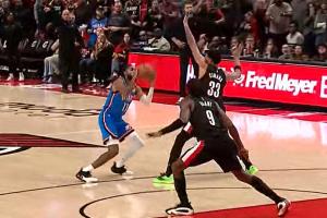 KD淚目！雷霆最后連續(xù)遠(yuǎn)投出手 以賽亞·喬造成犯規(guī)！但踩線了！