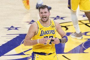 東契奇：非常享受和這些家伙一起打球 所有上場(chǎng)球員都全力以赴