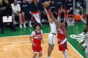 十佳球沒了！米諾特沖天欲隔扣薩爾被犯下 奇才挑戰(zhàn)還成功