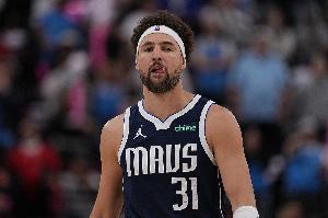 比打首發(fā)強(qiáng)！克萊上半場(chǎng)5中3得8分3板1助1斷 三分4中2