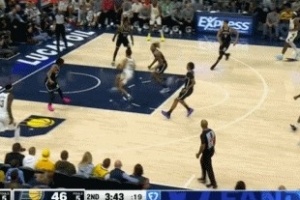 風(fēng)馳電掣！本·謝潑德持球突破 連續(xù)過掉防守閃電上籃打中