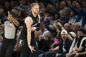 盡力局！迪文岑佐全場15中7&三分11中5 貢獻21分3板4助1斷