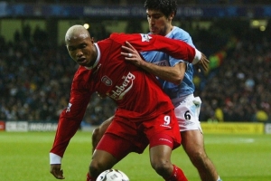 太陽(yáng)報(bào)：前利物浦球星迪烏夫因拒付撫養(yǎng)費(fèi)面臨牢獄之災(zāi)