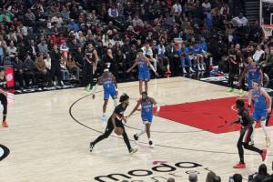 衛(wèi)冕冠軍雷霆突破流暢&三分輕松 以防守見長的開拓者也力不從心