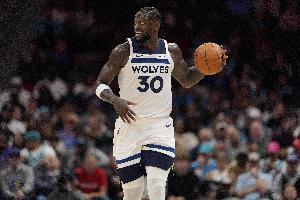 火力兇猛！蘭德爾半場(chǎng)10中6得全隊(duì)最高18分 另有2板3助1帽