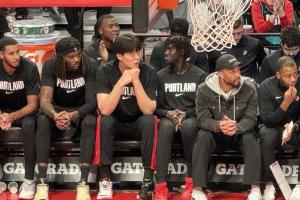 直播吧前線記者小傅：讓球迷驕傲的一場(chǎng)勝利 再給楊瀚森一點(diǎn)時(shí)間