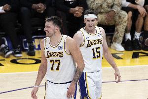 你和里夫斯老噴垃圾話？東契奇：他今天讓我把球都罰進