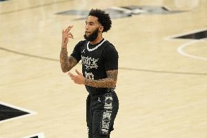 外線有譜！朱利安·尚帕尼首節(jié)4中3拿到9分 三分3中2