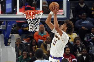 把餅吃明白了！海斯替補4中3拿到9分4板1助