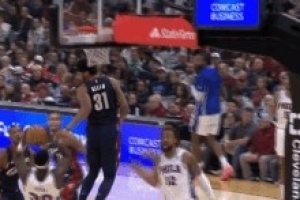 殘暴！沃特福德突破傳球 博納強起被小莫布里雙手排球摁帽