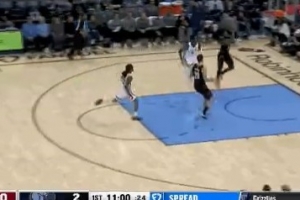 攻防建功！奧科吉積極防守完成搶斷 隨后順勢(shì)反擊打中