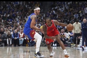 賽季至今小卡戈登是聯(lián)盟僅有的兩個(gè)場(chǎng)均20+且命中率180俱樂部球員