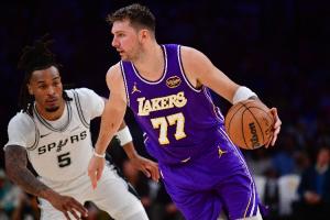 西區(qū)第二來之不易~湖人本季已有4次10+逆轉(zhuǎn) 這4場(chǎng)全贏概率僅0.01%