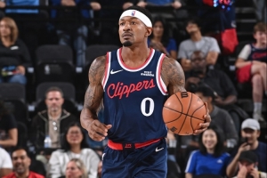 媒體人：比爾的下墜讓船迷心碎 期待的老將經(jīng)驗(yàn)變成了力不從心