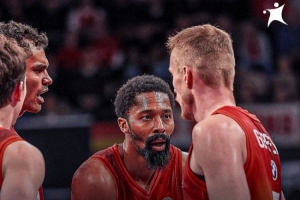 拜仁瘋狂的客場(chǎng)之旅！40天內(nèi)12場(chǎng)比賽有11個(gè)客場(chǎng) 最遠(yuǎn)還要到迪拜