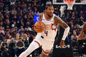 新的開始！杰倫·格林太陽首秀 半場16分2板2助 正負值+7全隊最高