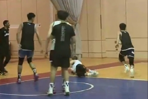 突破被帽了！艾倫回隊備戰(zhàn)：準備新賽季 現(xiàn)在的年輕人不講武德鴨