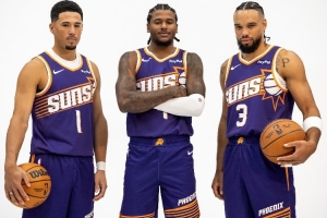 布克：看到了杰倫·格林潛力 我下場時他把控局勢進攻極具侵略性