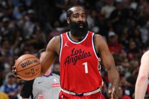 哈登在場(chǎng)快船凈效率+2.3進(jìn)攻效率123 下場(chǎng)凈效率-19.7進(jìn)攻效率97