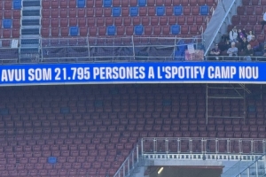 門票售罄！21795名球迷入場觀看巴薩在諾坎普的訓(xùn)練