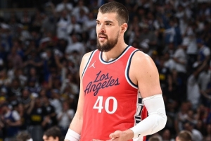 祖巴茨：我們一直防不住太陽的射手 比爾機會不錯只是沒能投進