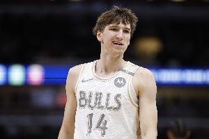 高效難救主！布澤利斯12中8&三分5中2拿到20分 另有8板3助2斷1帽