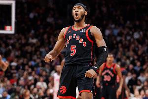 掀起反攻！奎克利借掩護(hù)干拔三分命中！猛龍末節(jié)轟出12-0反超比分