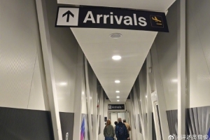 詹俊擔(dān)任曼城vs利物浦現(xiàn)場解說，社媒曬照：兵臨城下……