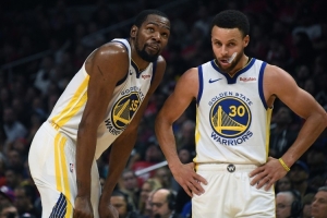 杜庫未來誰進(jìn)歷史前十？楊毅：現(xiàn)在他倆都進(jìn)不了 但關(guān)鍵球我選KD