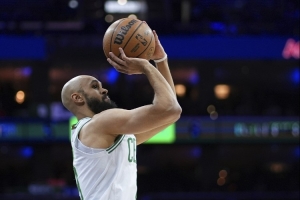 這就是你們都饞的頂級3D？懷特場均15投得14分 命中率33&26%