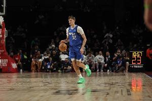 僅出手1次！弗拉格首節(jié)出戰(zhàn)8分鐘拿到1+1+1+1 正負(fù)值-8