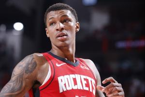 不能運運運?。⌒≠Z巴里6中2末節(jié)被棄用 正負值-19全場最低