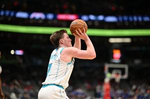 有點強！克尼佩爾近3場場均24.7分8.7板4.0三分 命中率45/38/100%