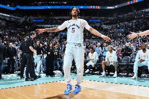 恐怖的沖擊力！卡斯?fàn)柡笈挪迳涎a(bǔ)籃得分