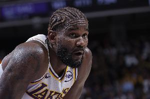 艾頓：我們根本沒和對手抗衡起來 常規(guī)賽82場&要為下一場做好準備