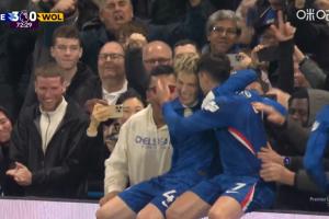 內(nèi)托破舊主，加納喬奔襲助攻雙響，兩人經(jīng)典坐廣告牌慶祝