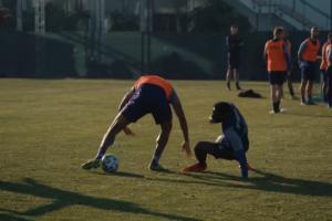 初生牛犢不怕虎！多庫17歲時曾與孔帕尼單挑，人仰馬翻的師徒對決