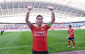 遼媒：遼寧鐵人或留用姆本扎、邦本宜裕、費利佩，中衛(wèi)需補強外援