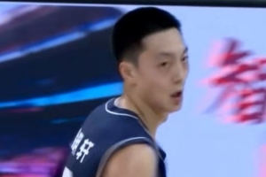 輸出串聯(lián)兩不誤！胡明軒全場11中6 拿下14分2籃板6助攻