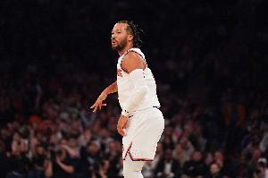 得分上雙！布倫森首節(jié)5中3砍下12分1助 正負(fù)值+18