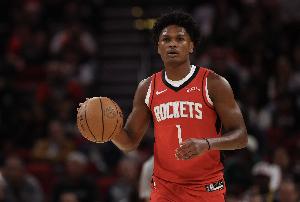 差距太大！半場雄鹿利用火箭12次失誤攬21分 火箭僅利用失誤得2分