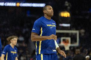 3D內(nèi)線！霍福德4記三分拿下12分4板1助3帽