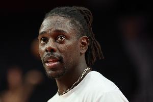 在場作用明顯！霍勒迪14中6拿到13分7板7助 正負值+14是全場最高