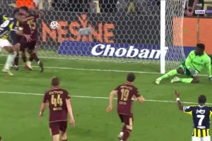 奧納納土超首秀多次上演精彩撲救，奈何有帶不動的隊友??