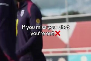 王楚淇直播破防怒罵B費(fèi)：看人啊你，你老盯著球干啥，你要盯人啊