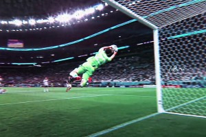 “當(dāng)所有阿根廷球員都回頭的那一刻，大馬丁就是場(chǎng)上唯一的光”