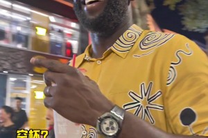 陽光大男孩！追夢格林帶著老婆夜游衢州古城 邊逛邊吃蜜雪冰城